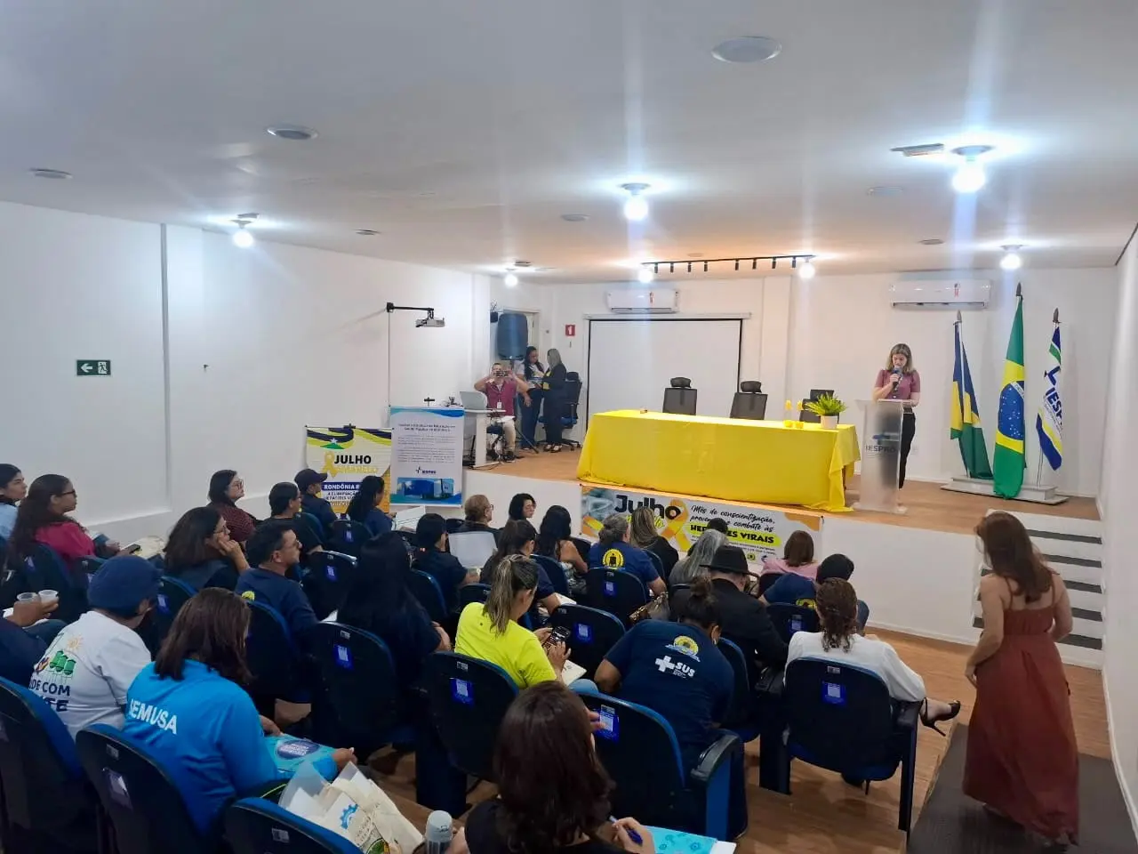 Prefeitura de Porto Velho capacita agentes comunitários para fortalecer prevenção e combate às hepatites virais