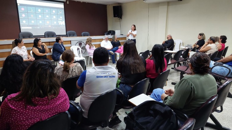 Profissionais da saúde participam de aula inaugural do curso sobre imunobiológicos especiais