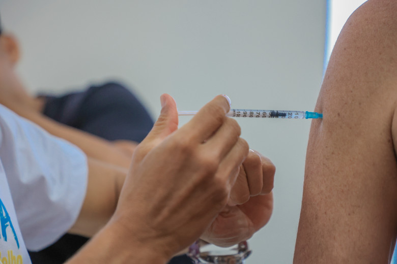 Após encerramento da campanha, vacina contra a gripe está disponível enquanto durar o estoque