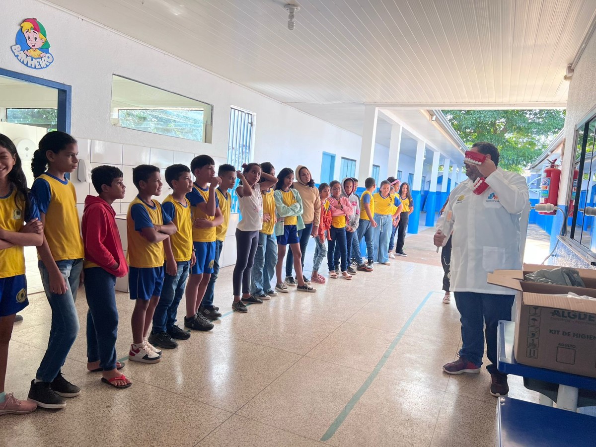 Prefeitura de Porto Velho realiza programação no Dia Mundial da Saúde Bucal em escolas