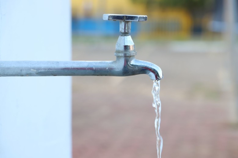 Monitoramento da água é realizado nos poços artesianos, torneiras dos refeitórios, bebedouros e caixas d'água