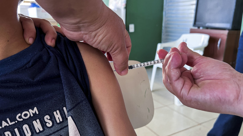 Todas as crianças menores de 5 anos devem tomar a vacina contra a pólio