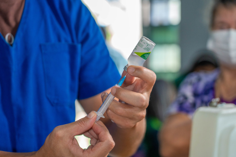 Manter a vacinação em dia é essencial para evitar casos graves de gripe