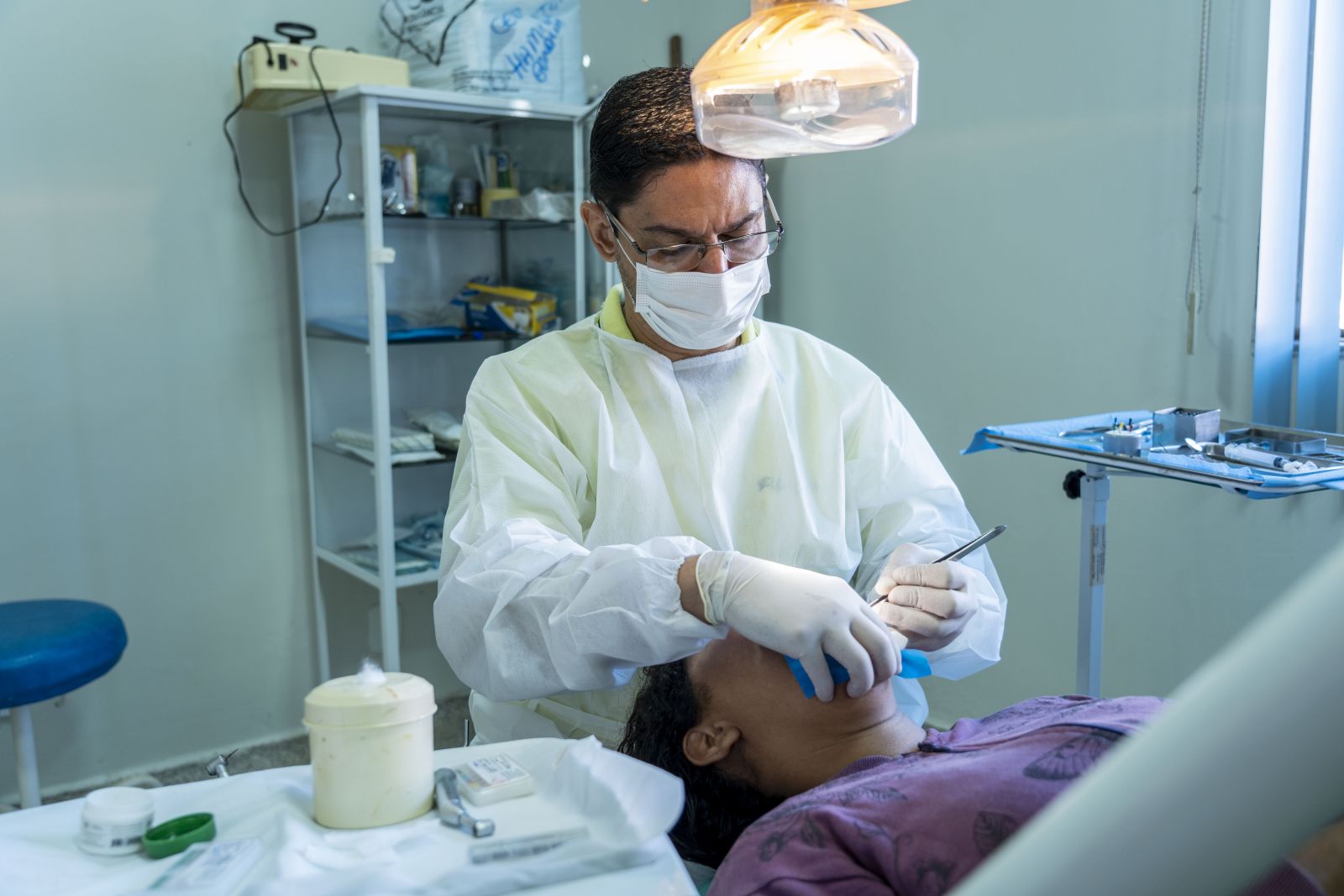 Dentista Vagner Carvalho orienta que todas as pessoas devem procurar atendimento odontológico