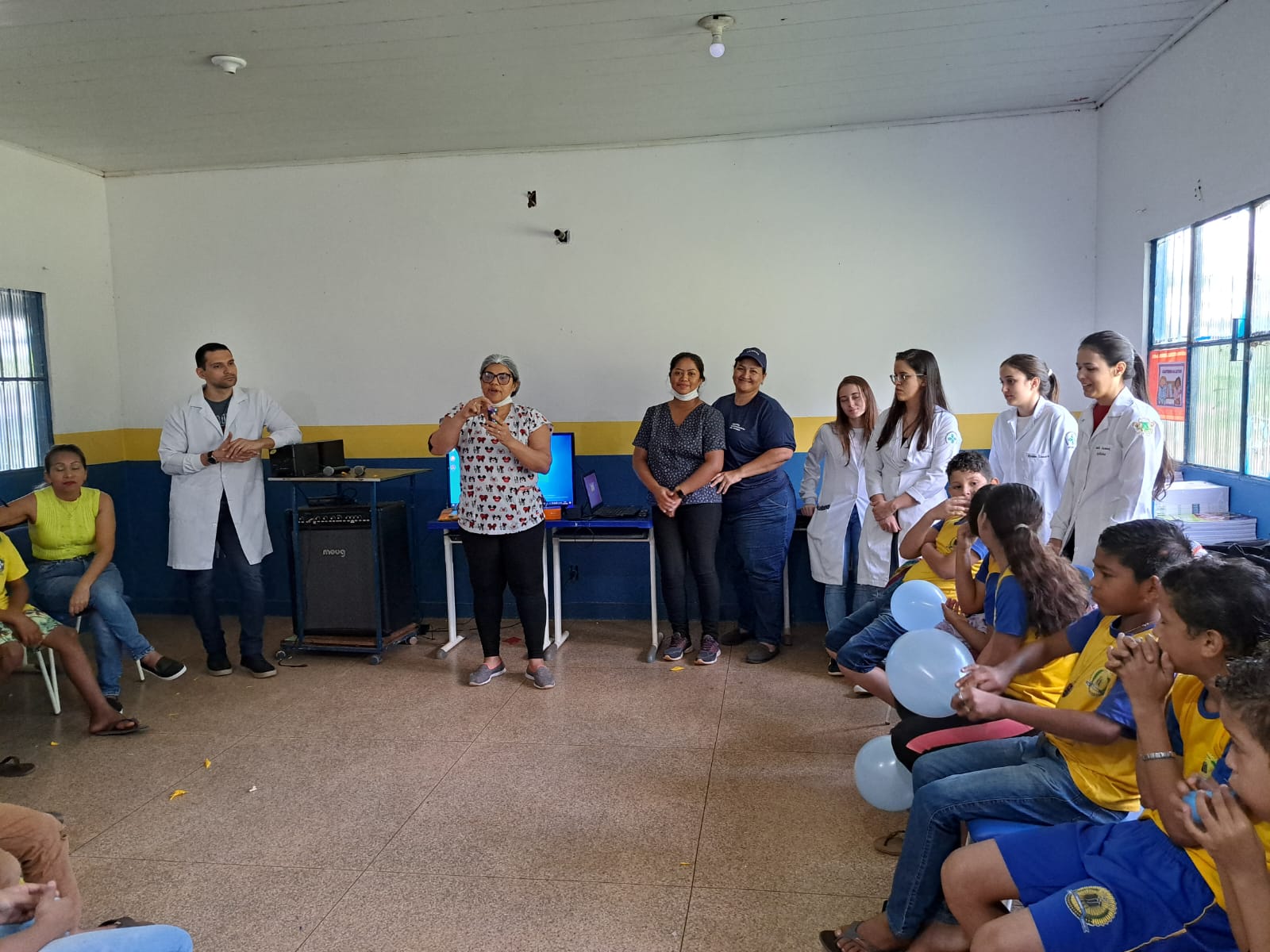 As crianças de escolas municipais também receberam palestras sobre o tema