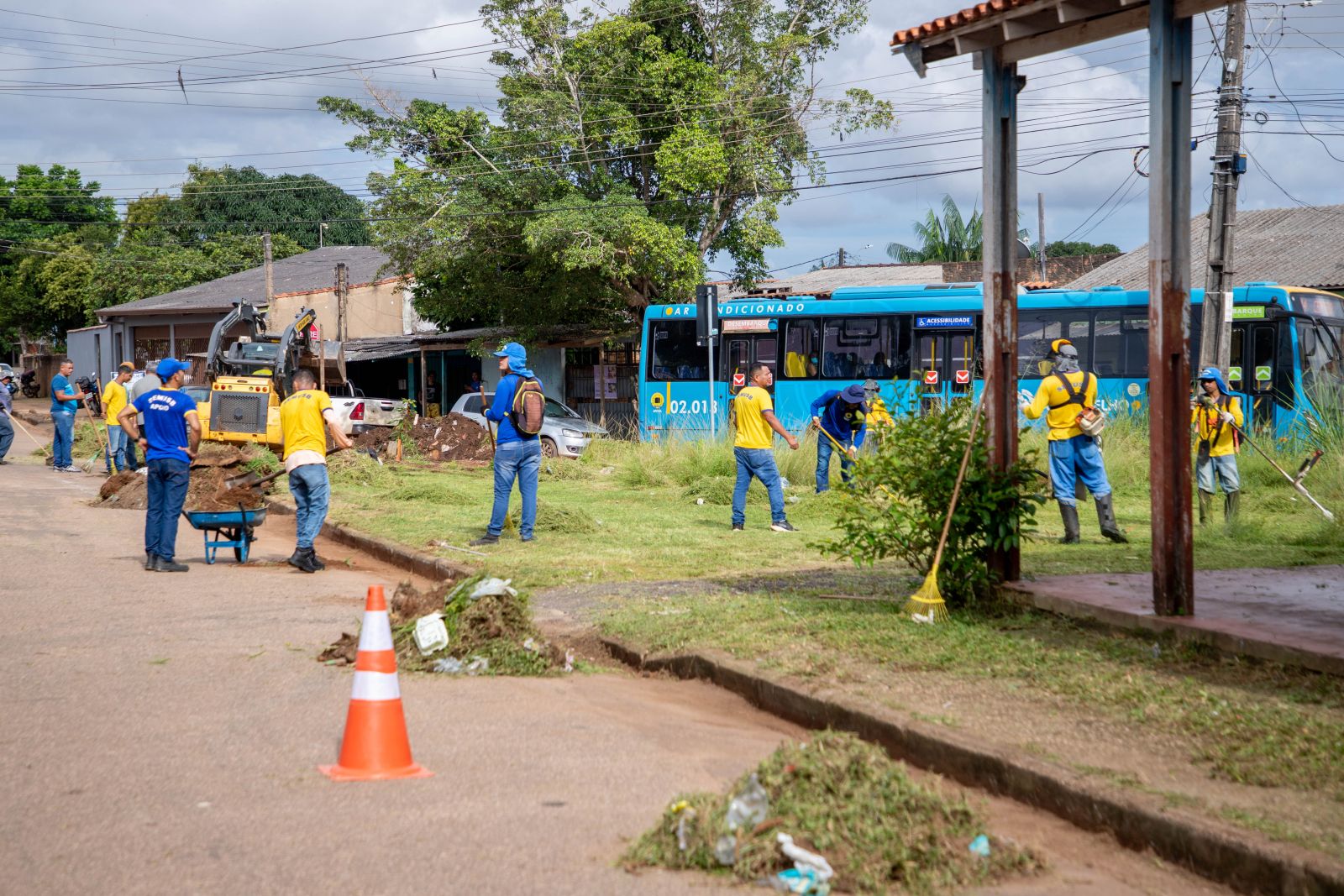 O trabalho prevê diversos serviços de limpeza