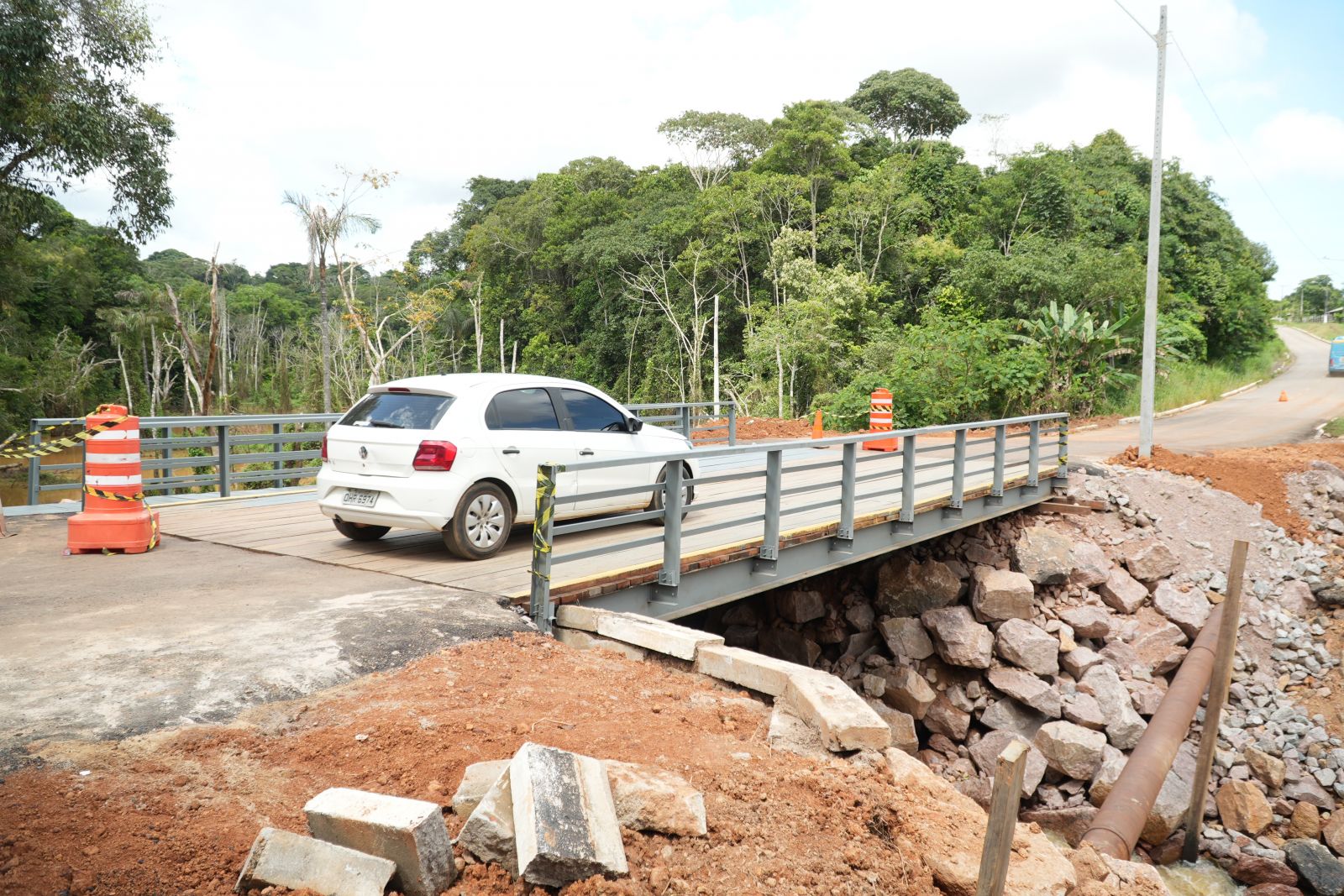 A obra representa uma solução definitiva para um problema histórico