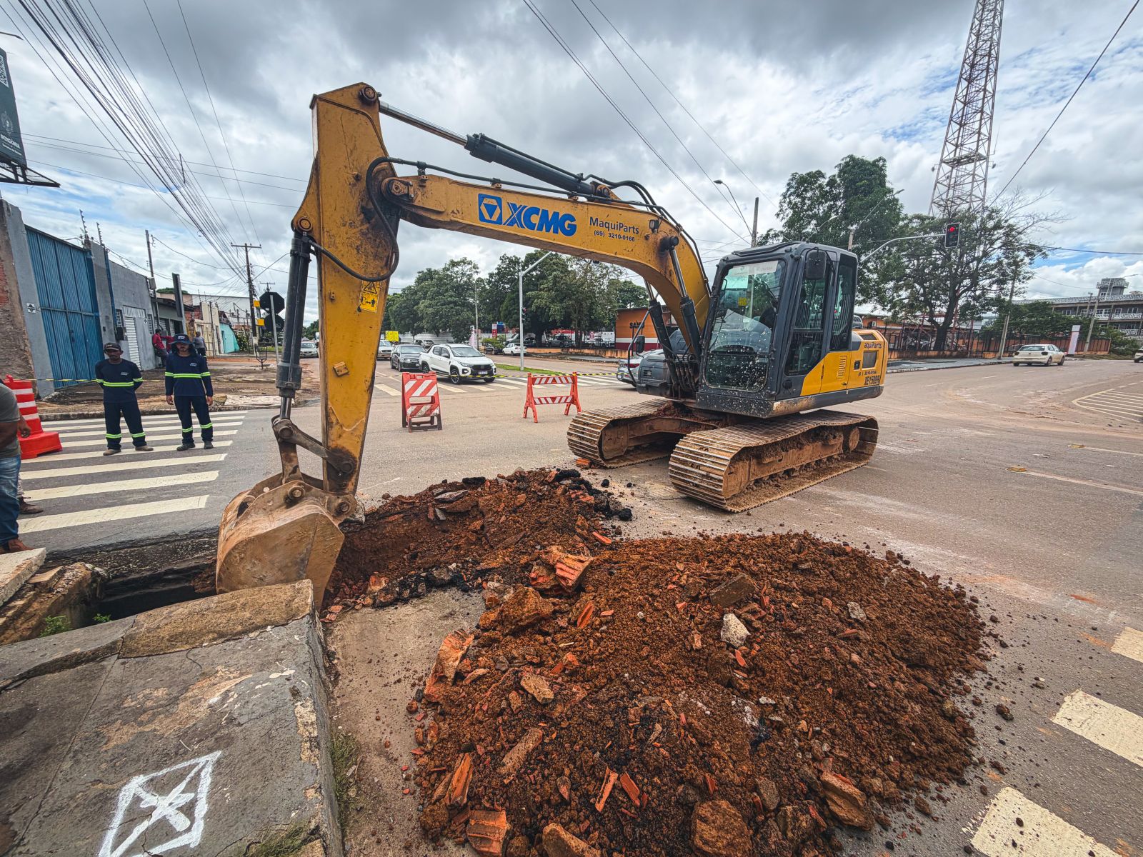 Obra começa com escavações na região da rua Venezuela e segue até a rua México