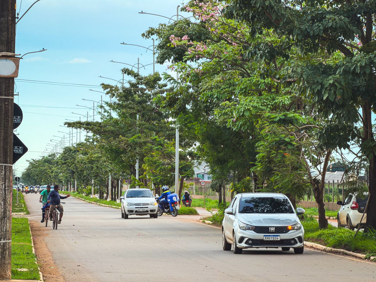 Prefeitura de Porto Velho implantou no local um novo modelo de iluminação pública