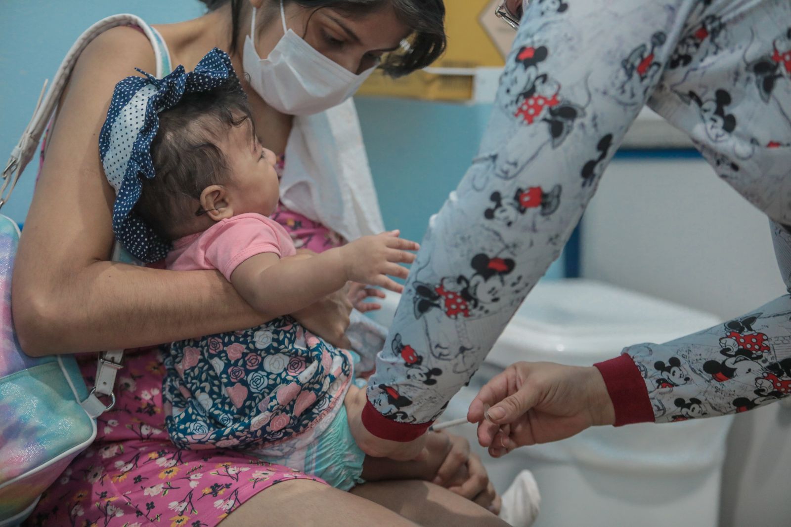 Público da Pfizer Baby deve receber três doses da vacina 