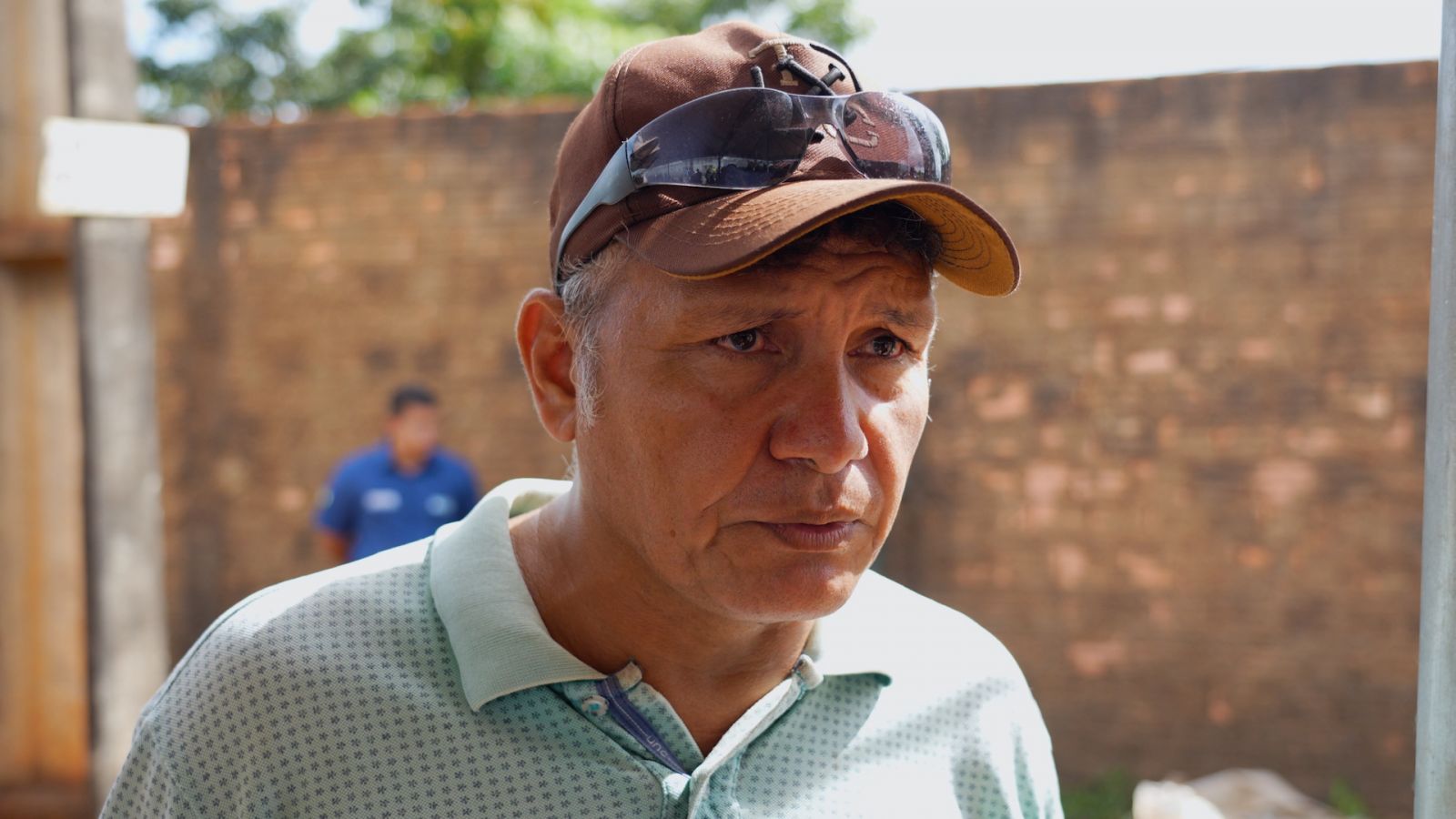 Jean Carlos disse que esperava há muito tempo pela pavimentação da rua onde mora