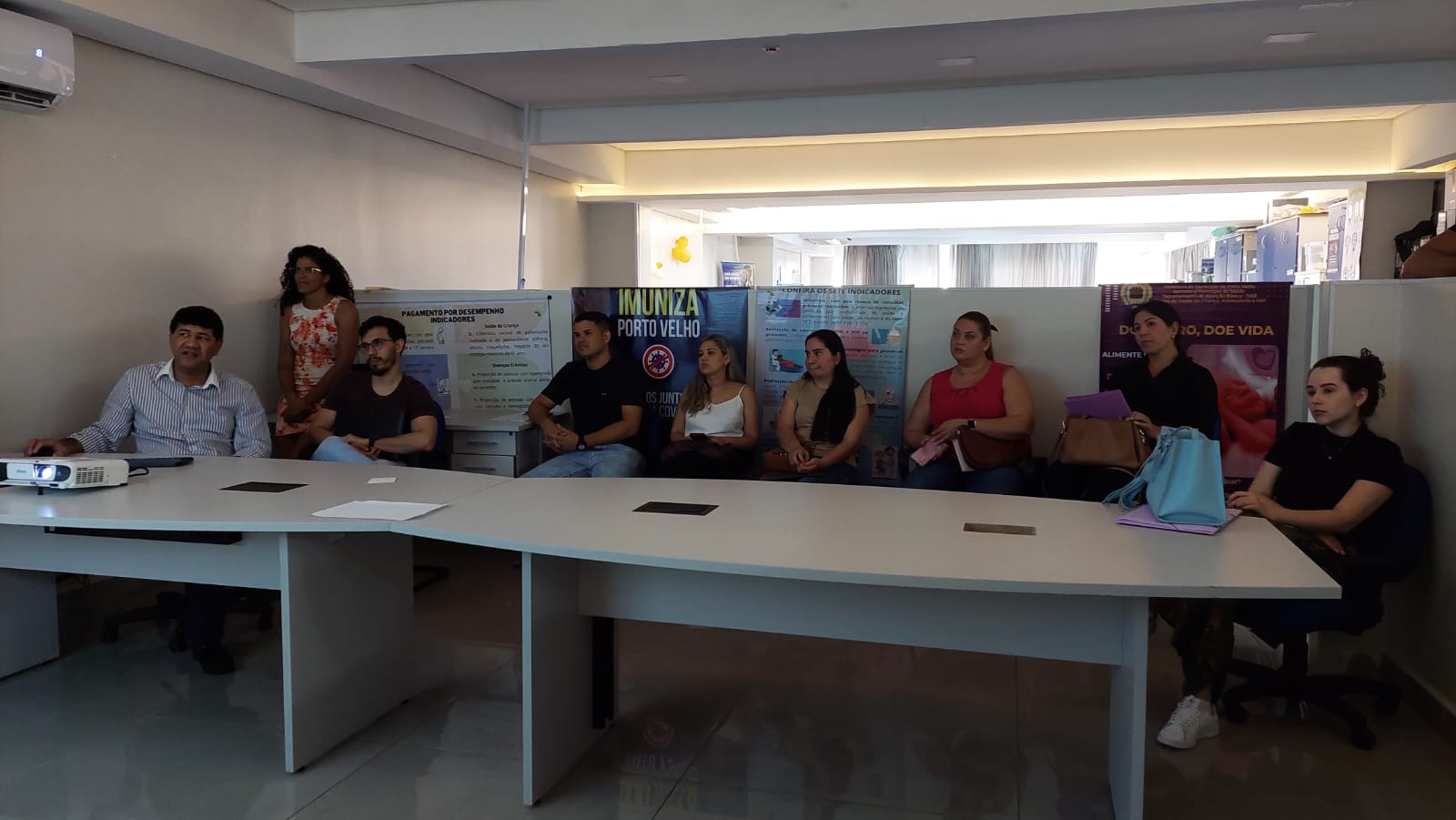 Profissionais que apresentaram documentação exigida já estão atendendo nas unidades