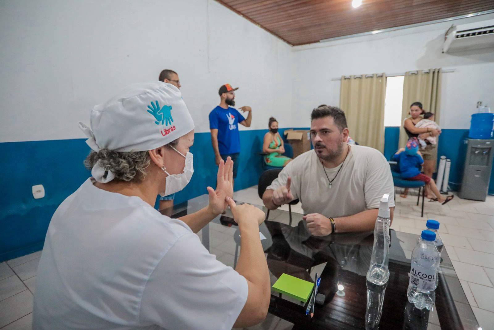 Desde 2021, já se formaram no curso básico de libras 111 servidores da Saúde