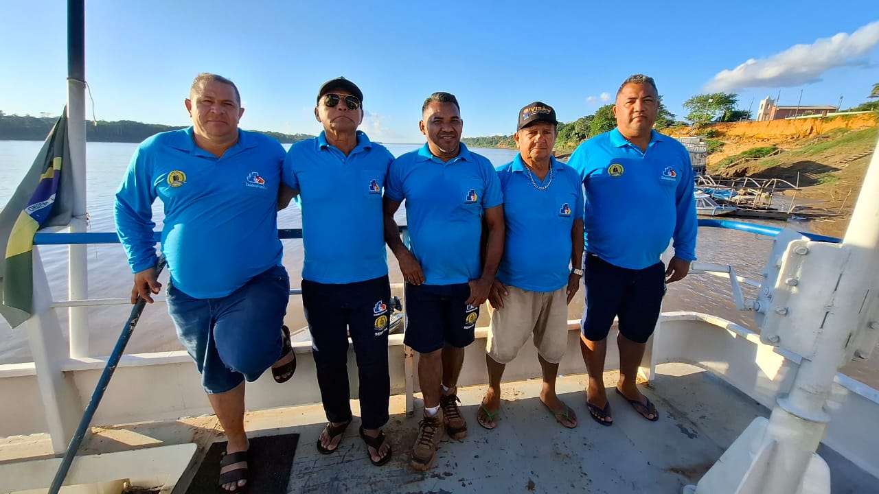Tripulação, todos credenciados e habilitados pela Marinha do Brasil 