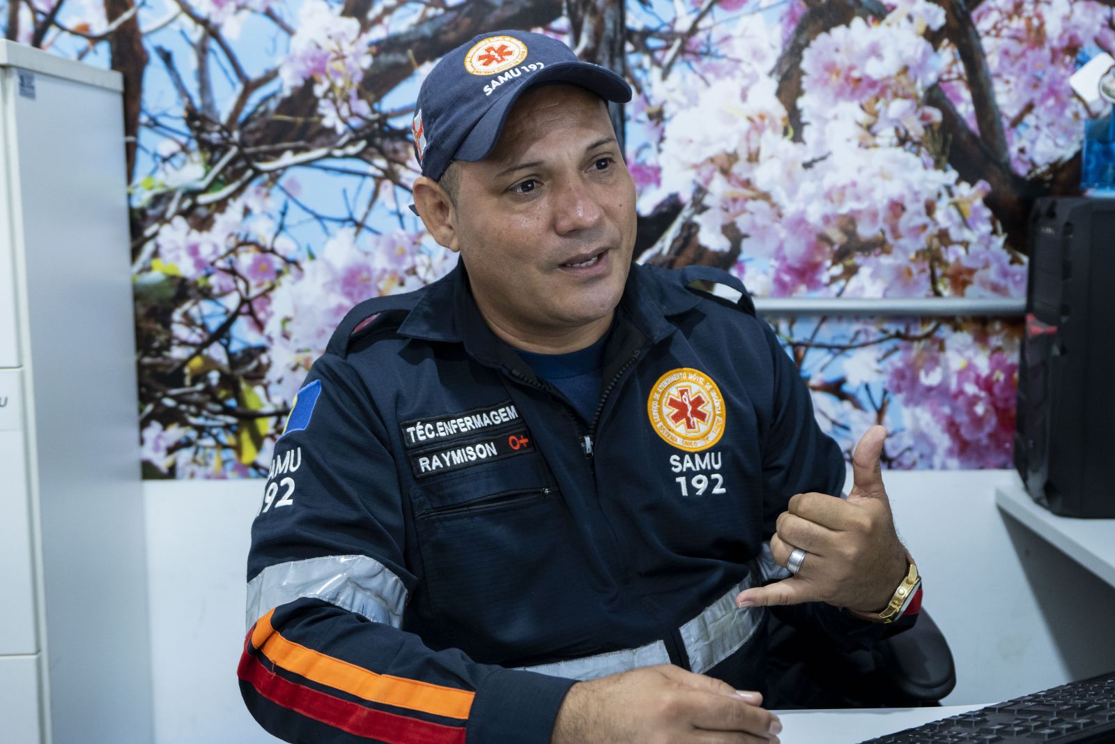Raymisson orienta que quem liga deve manter a calma e ser objetivo 