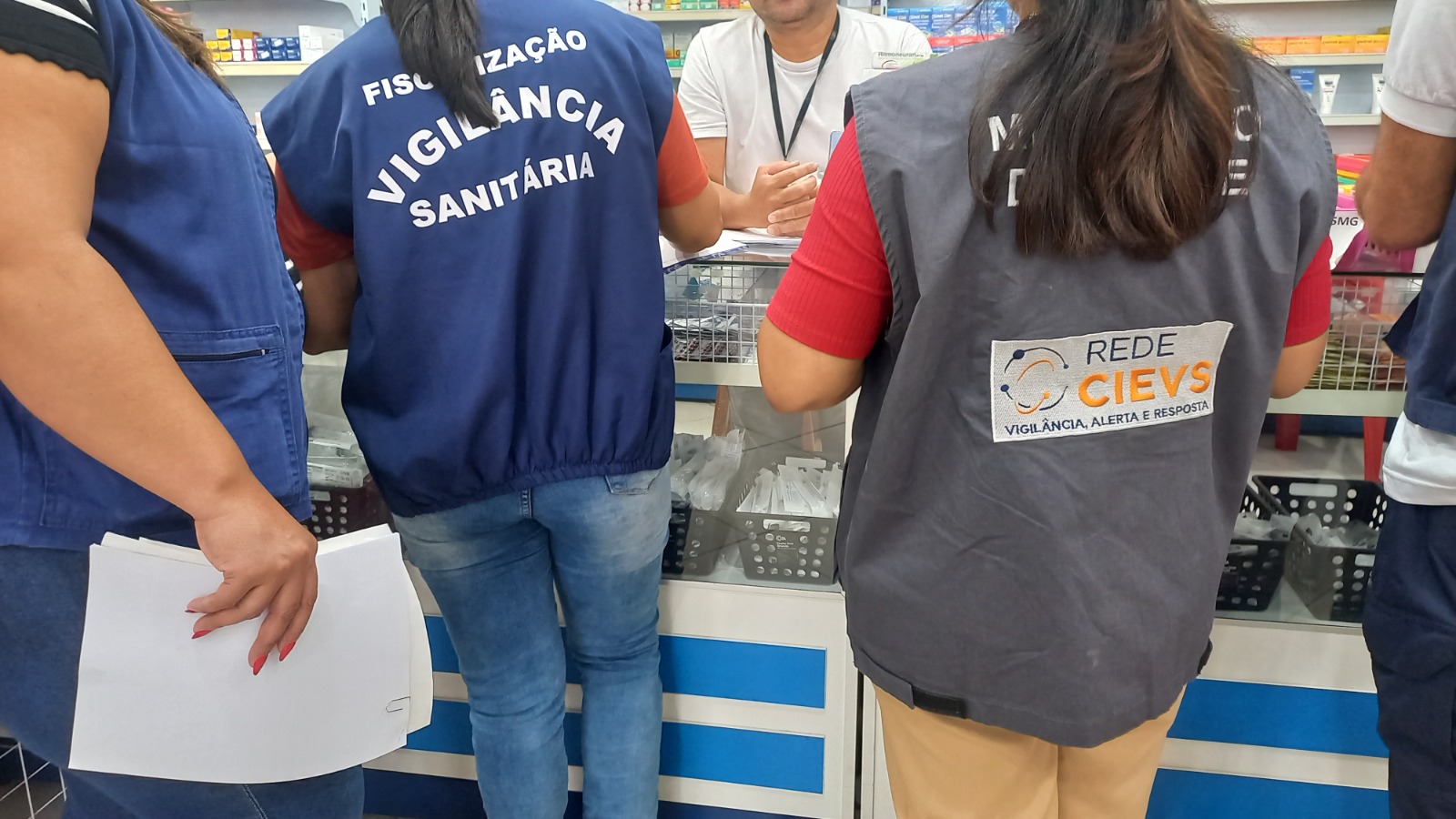 Os profissionais orientaram os estabelecimentos sobre a importância da notificação dos testes de covid-19