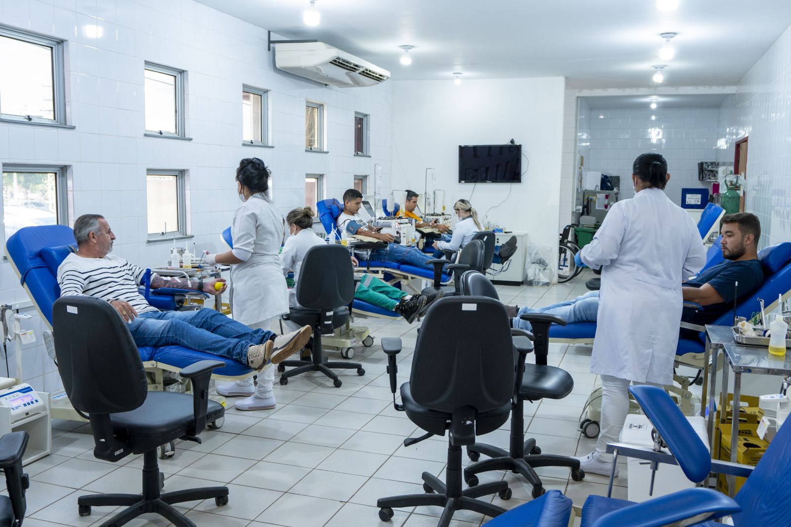 Servidores públicos que realizarem doações regulares de sangue podem receber até cinco dias úteis de folga ao longo do ano