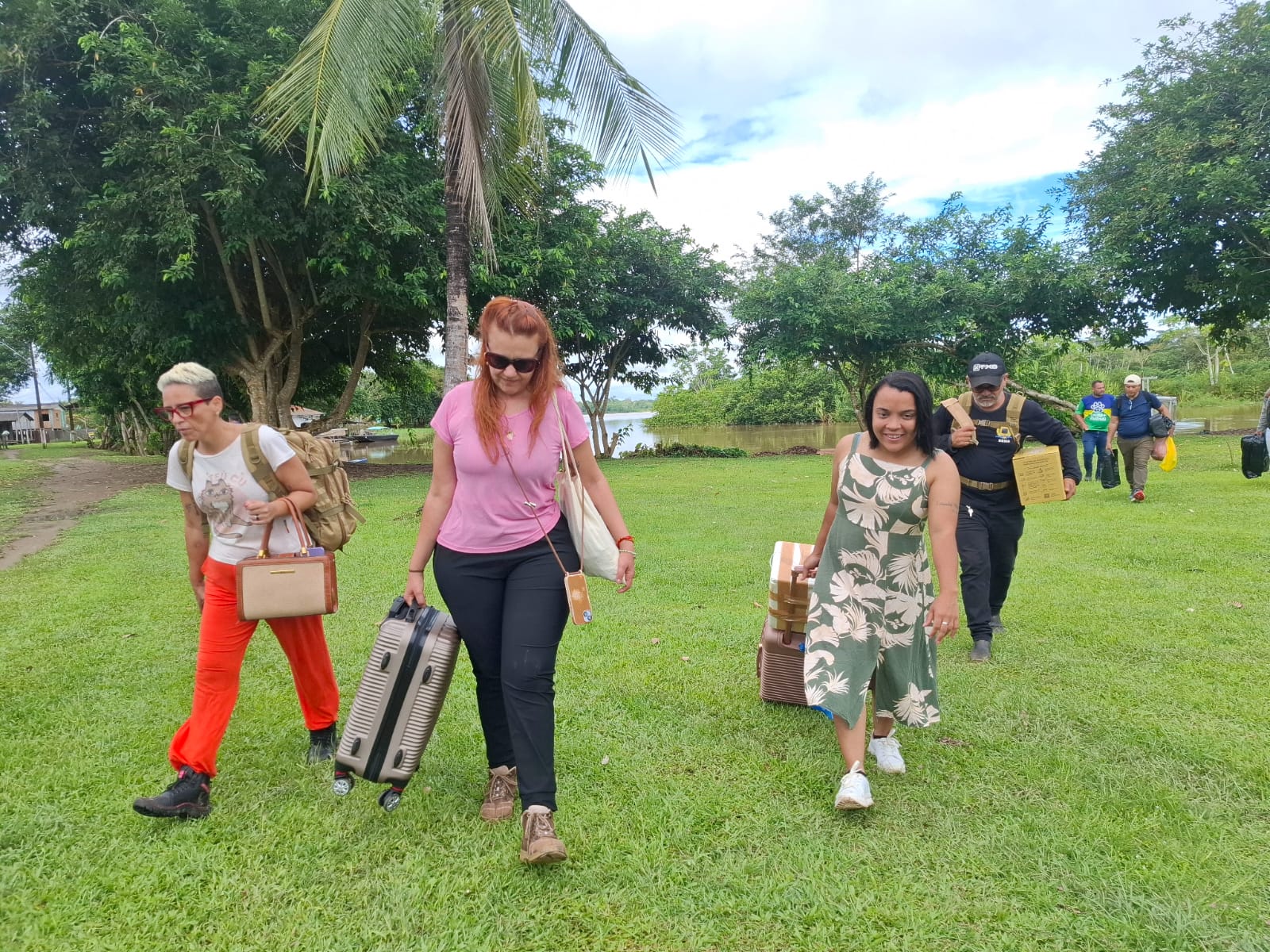 Equipe realizou uma expedição de seis dias e atendeu mais de 100 animais com castração, vacinação e consultas