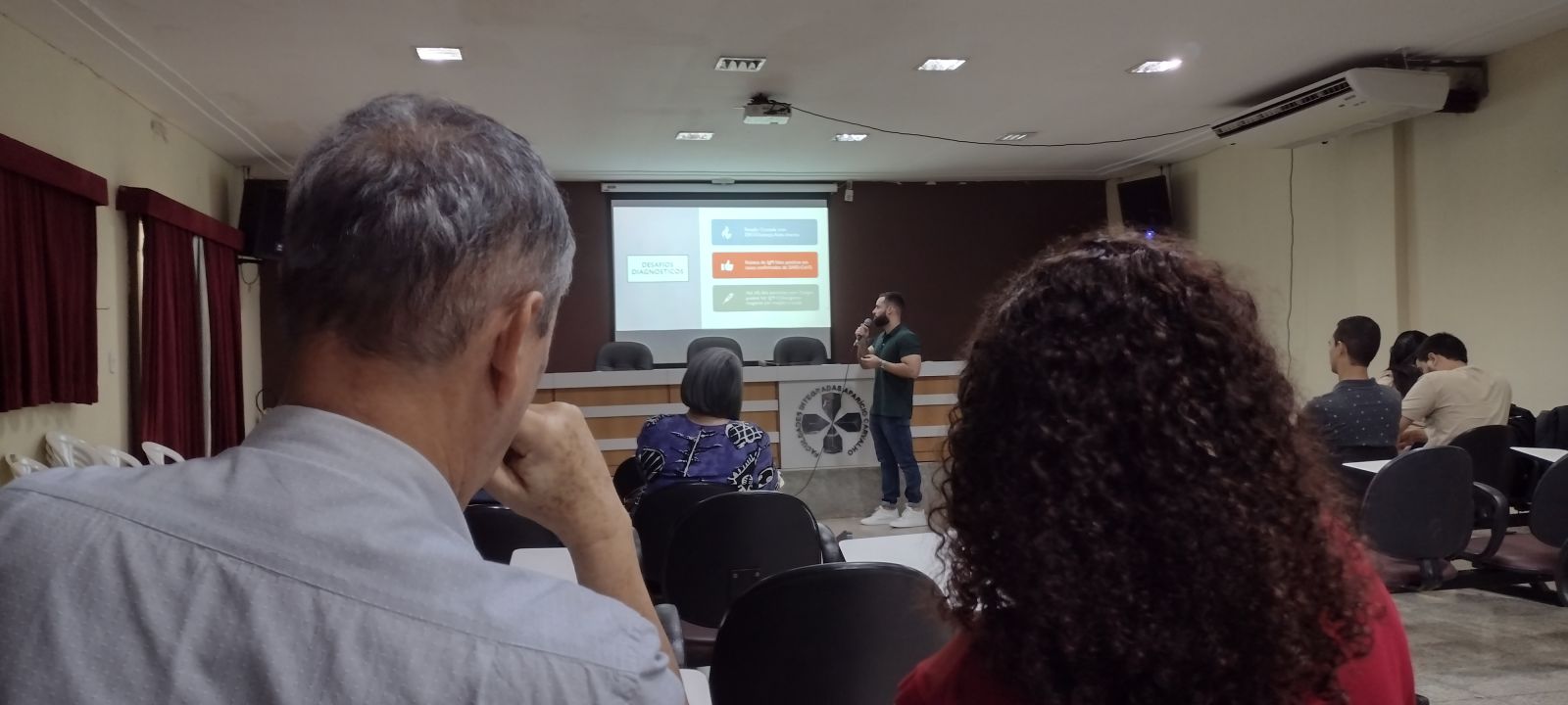Programação reúne acadêmicos de enfermagem e medicina e profissionais de saúde da rede municipal